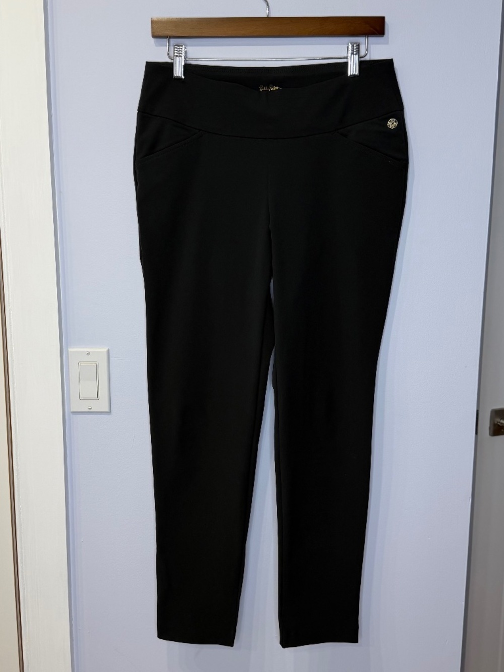 Lilly Pulitzer Black Pull-on Luxletic Corso pants.  Size 8. Excellent Condition